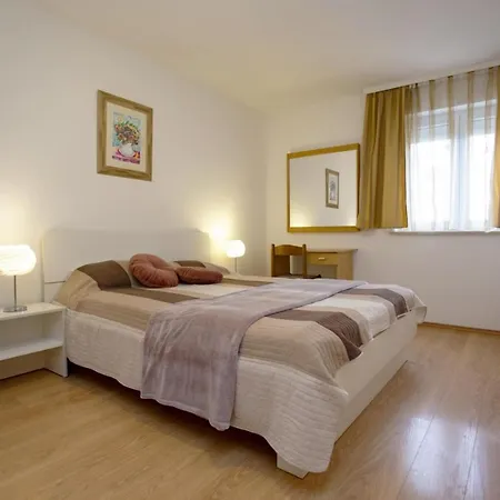 Appartement Ulika *